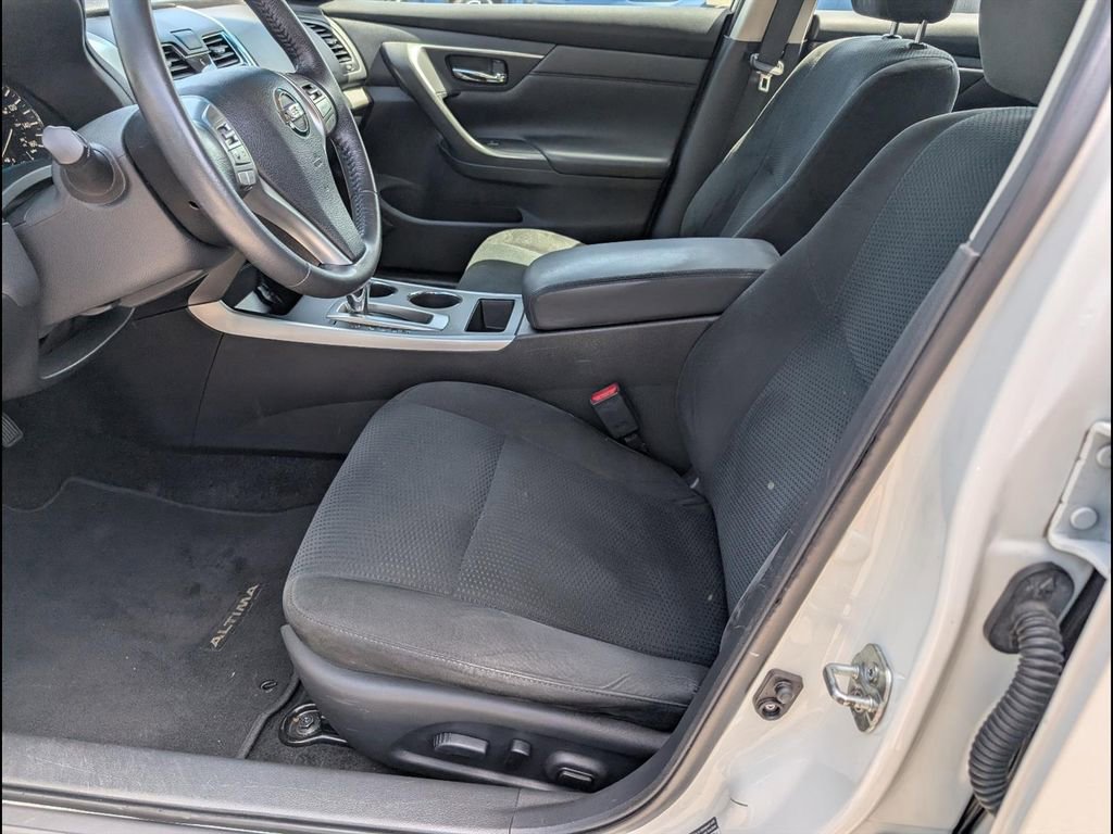 Used 2015 Nissan Altima 2.5 SV w/ Convenience Package FWD image 10
