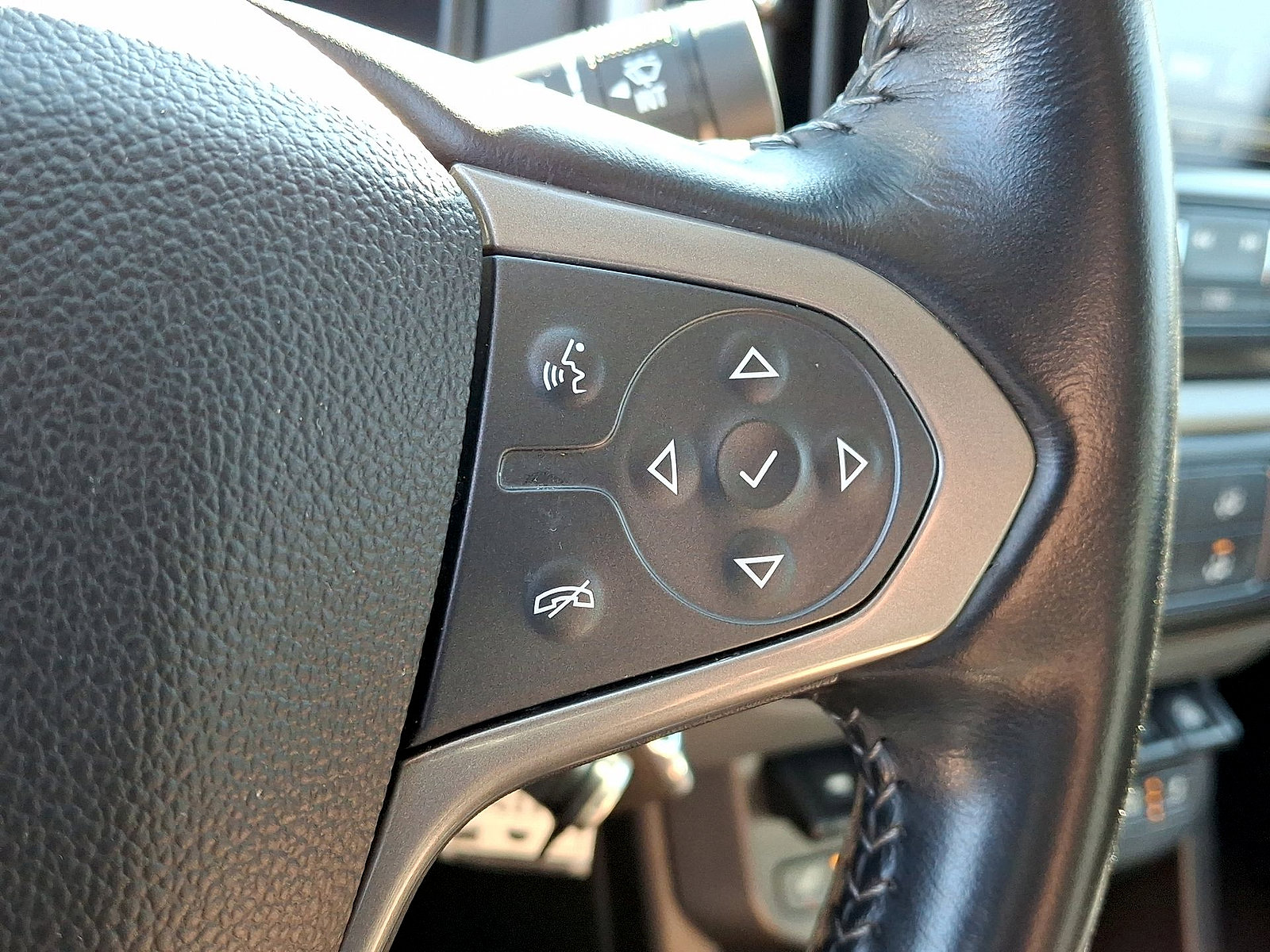 Used 2018 Chevrolet Colorado Z71 AWD/4WD image 24