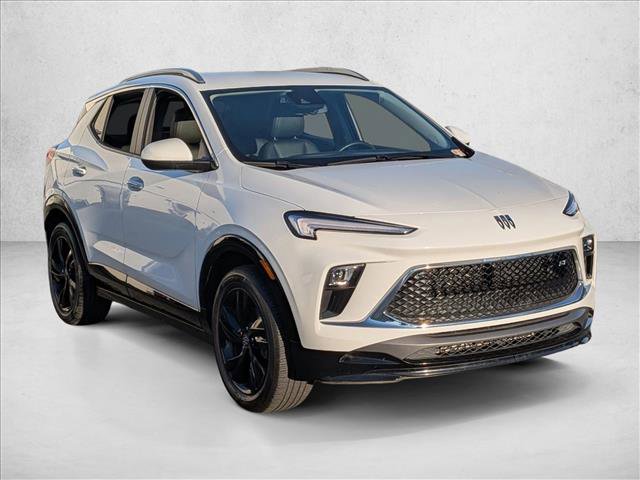 Used 2024 Buick Encore GX Sport Touring image 3