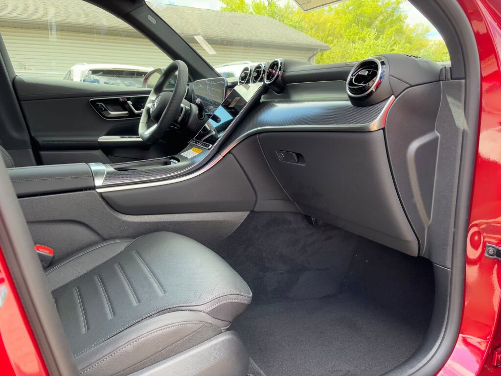 New 2025 Mercedes-Benz GLC 300 4MATIC image 12