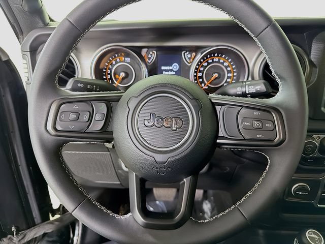Used 2023 Jeep Gladiator Sport AWD/4WD image 12