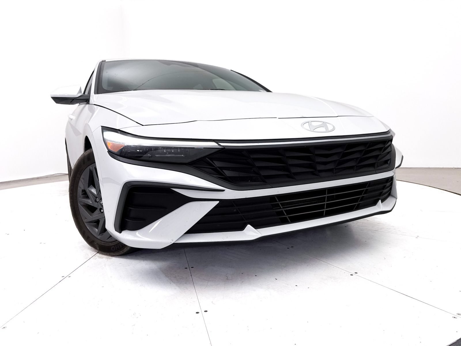 Used 2024 Hyundai Elantra SEL FWD image 6