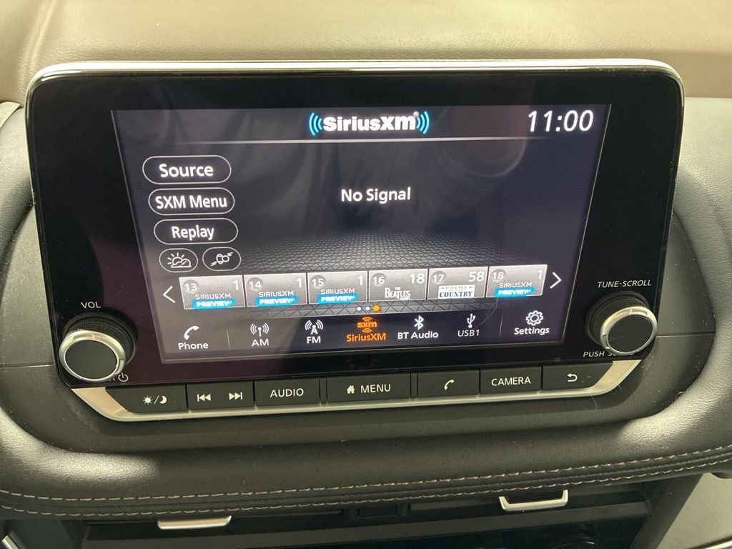 Used 2023 Nissan Rogue SV image 16