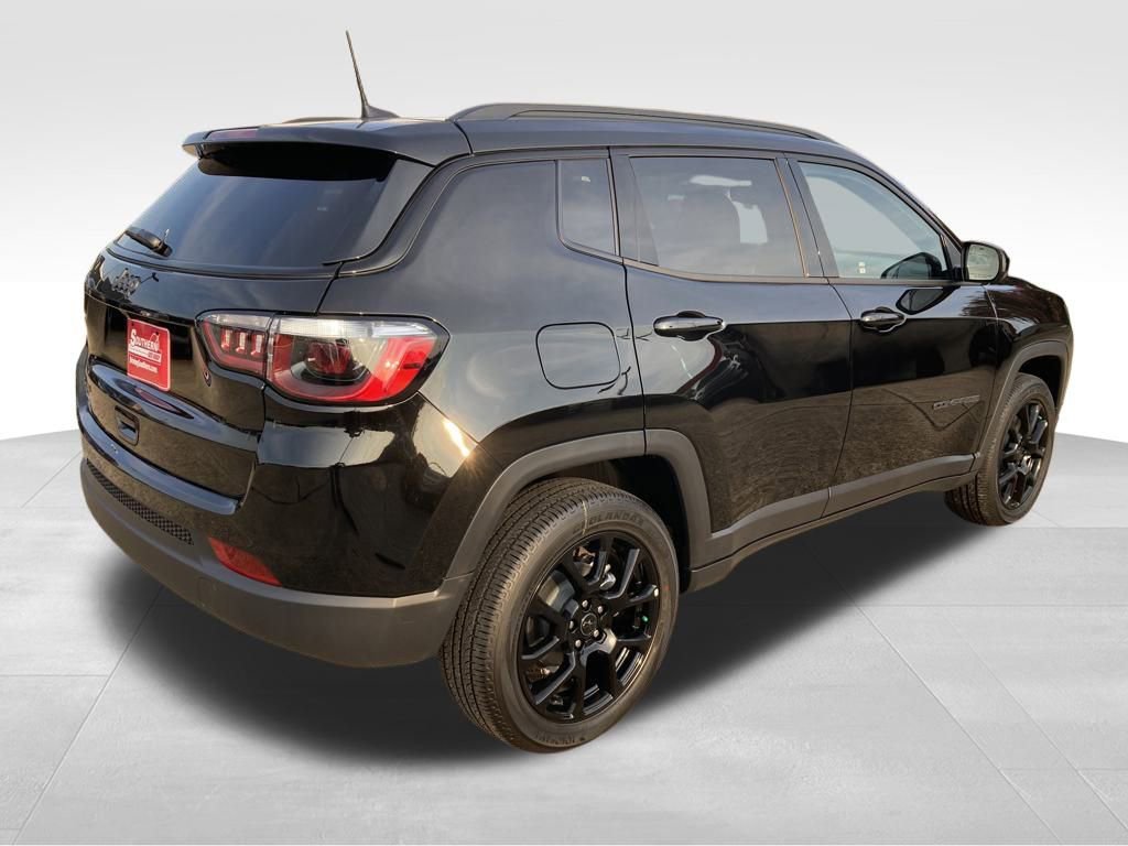 New 2025 Jeep Compass Latitude w/ Sun & Sound Group image 5