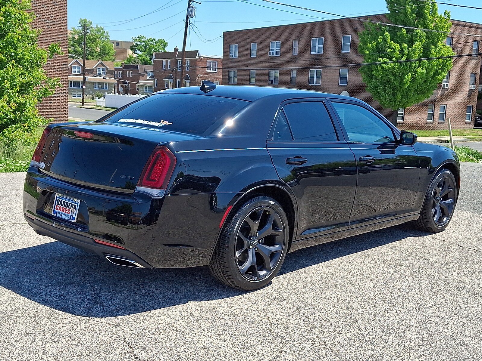Used 2021 Chrysler 300 Touring w/ Sport Appearance Package RWD image 6