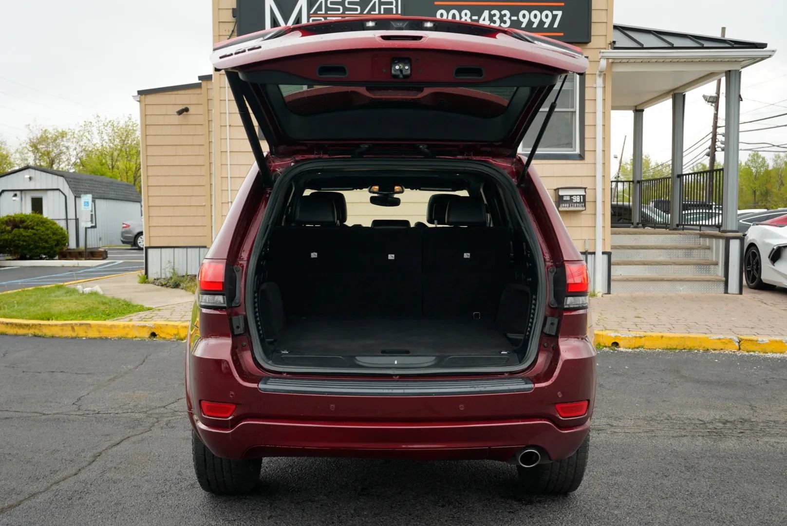 Used 2019 Jeep Grand Cherokee Altitude AWD/4WD image 20