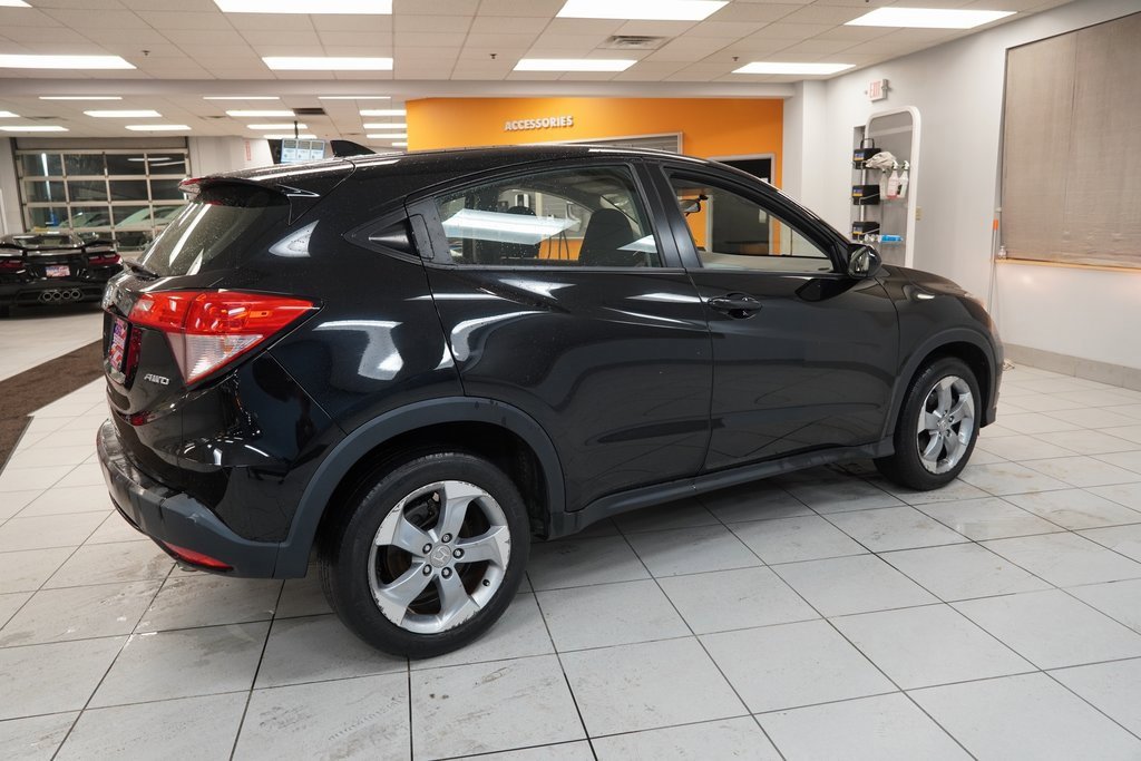 Used 2017 Honda HR-V LX image 11