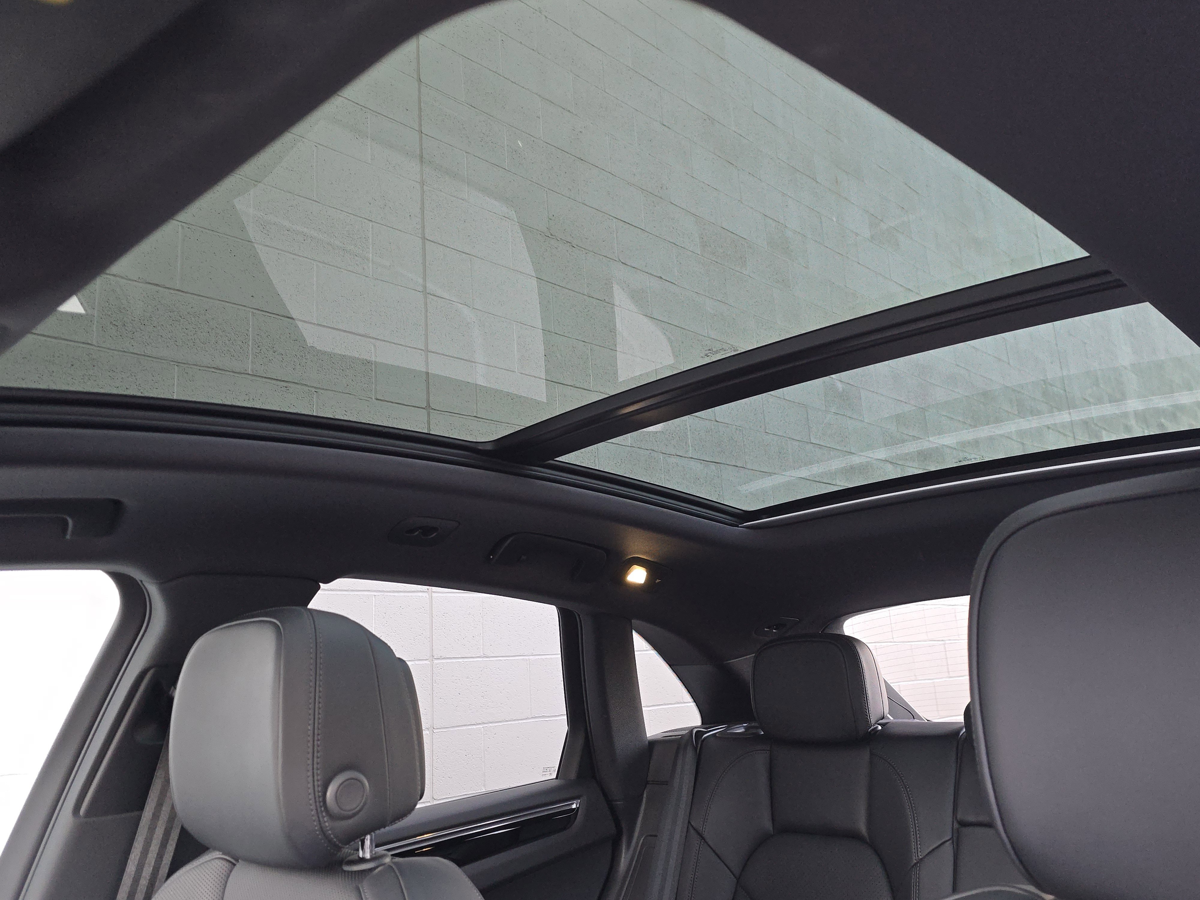 Certified 2025 Porsche Macan image 13