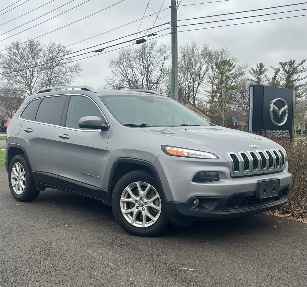 Used 2017 Jeep Cherokee Latitude w/ Cold Weather Group image 1