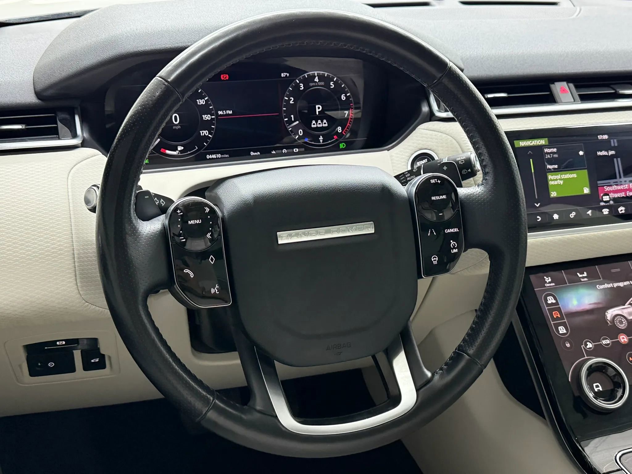 Used 2018 Land Rover Range Rover Velar R-Dynamic SE image 36