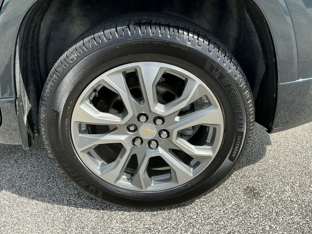 Used 2020 Chevrolet Traverse Premier FWD image 24