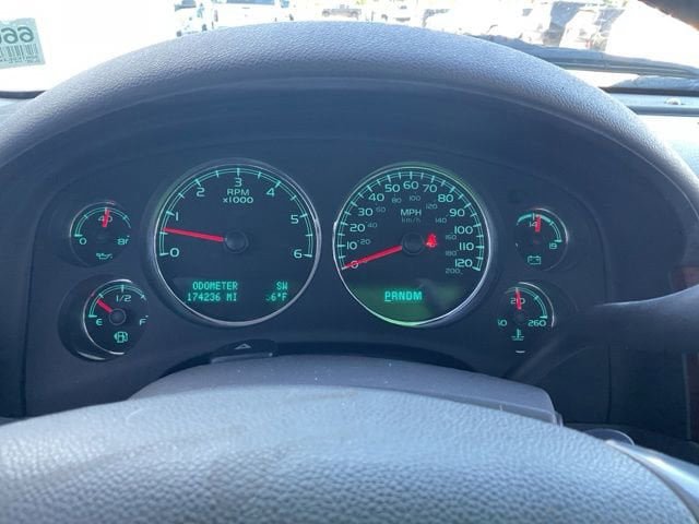 Used 2011 Chevrolet Avalanche LTZ AWD/4WD image 23