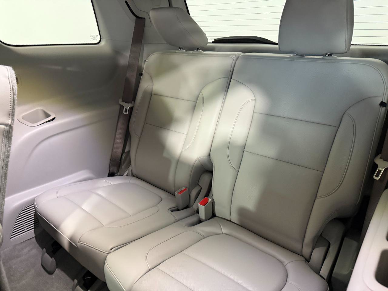 Used 2017 GMC Acadia SLT AWD/4WD image 22