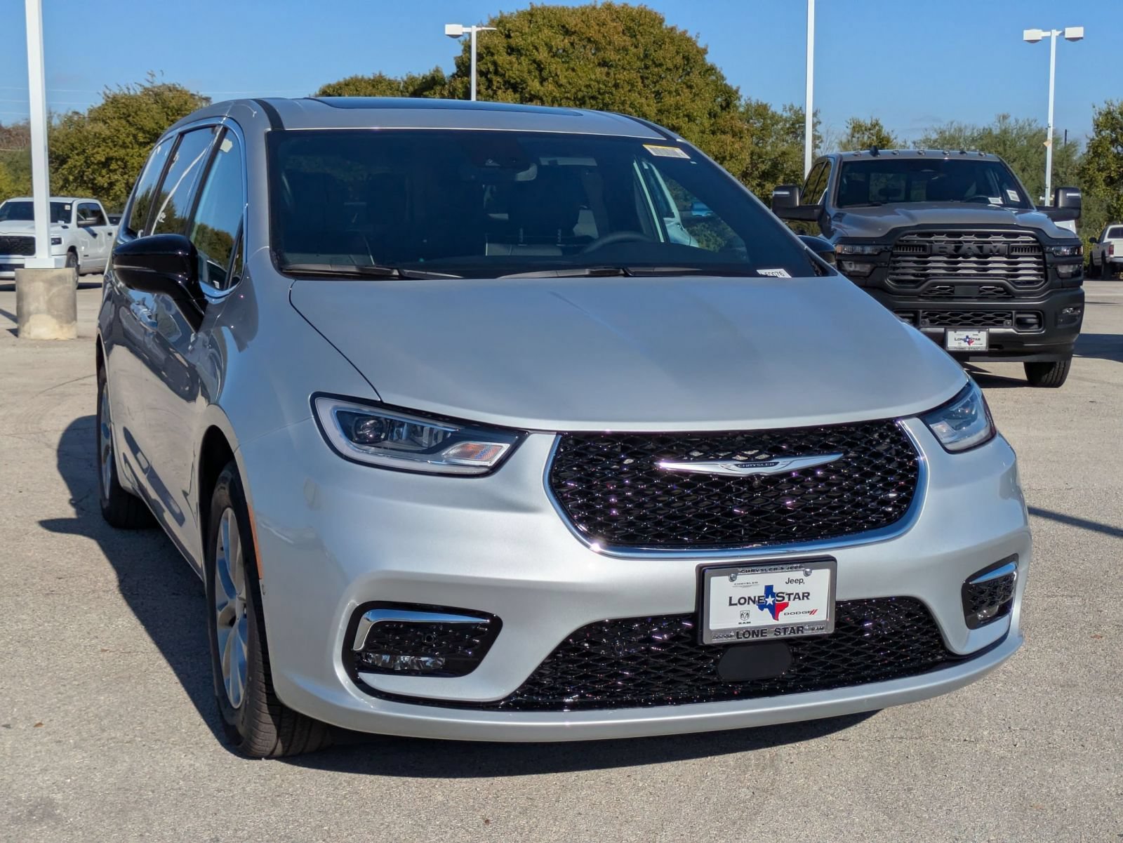 New 2026 Chrysler Pacifica Limited