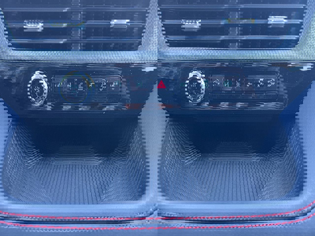 New 2026 Ford Explorer ST w/ Sun And Sound Package image 6