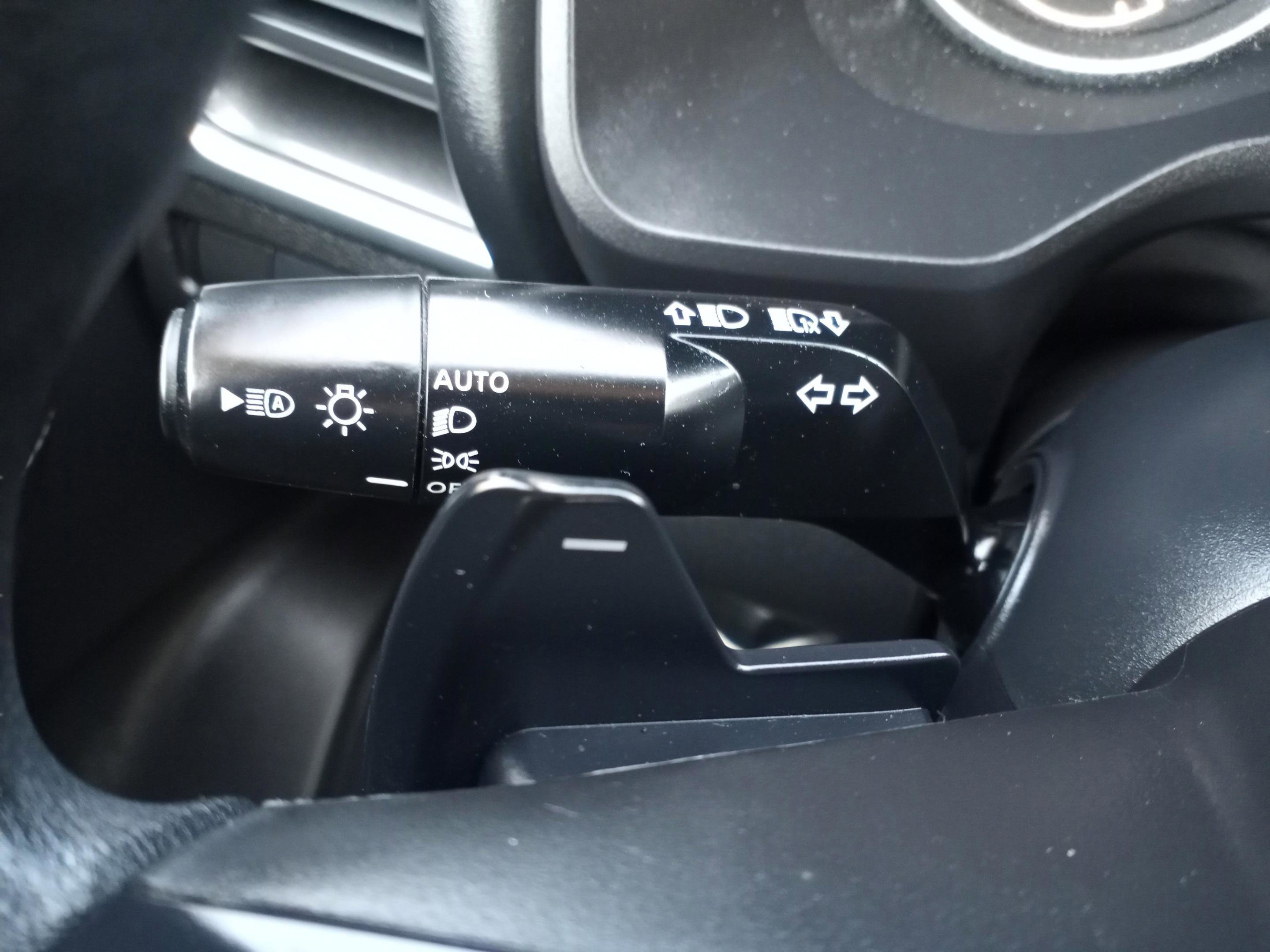 Used 2024 Nissan Rogue SV image 12