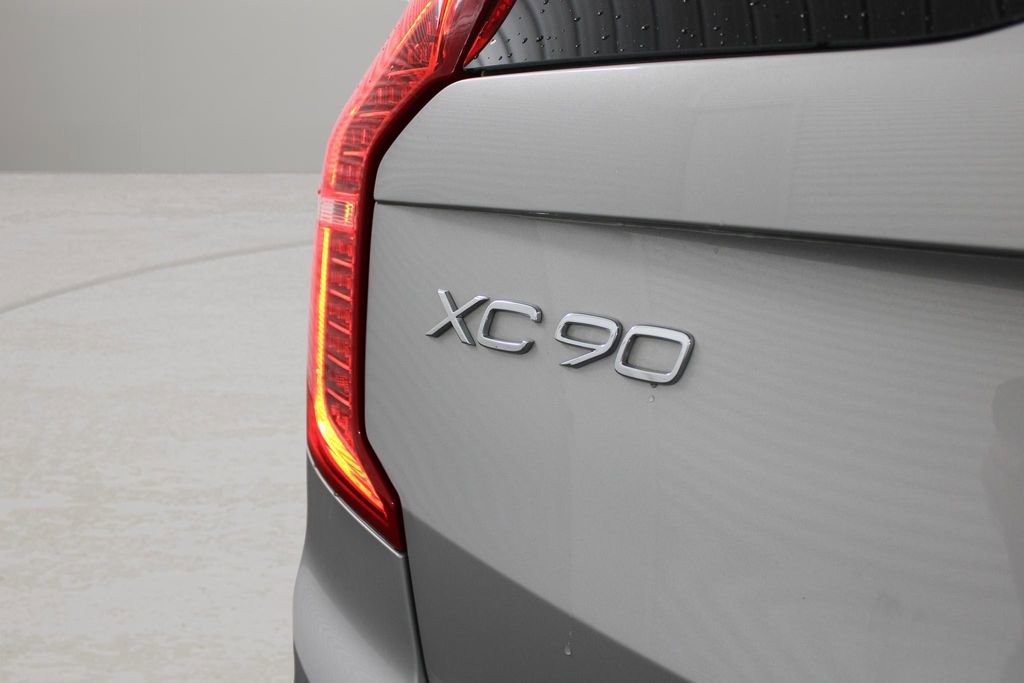 Certified 2025 Volvo XC90 B5 Core image 44