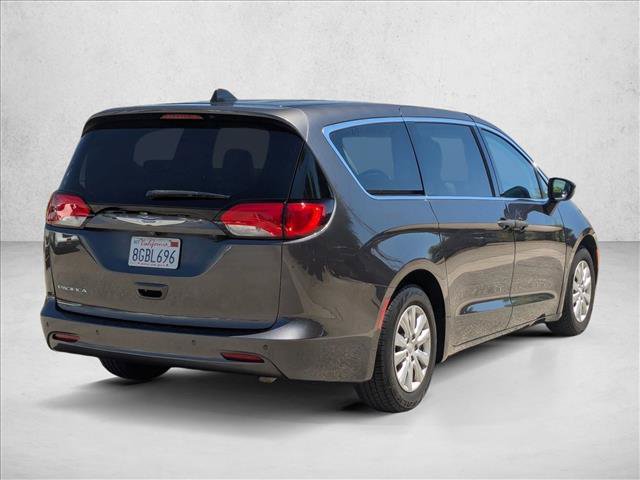 Used 2018 Chrysler Pacifica L FWD image 5