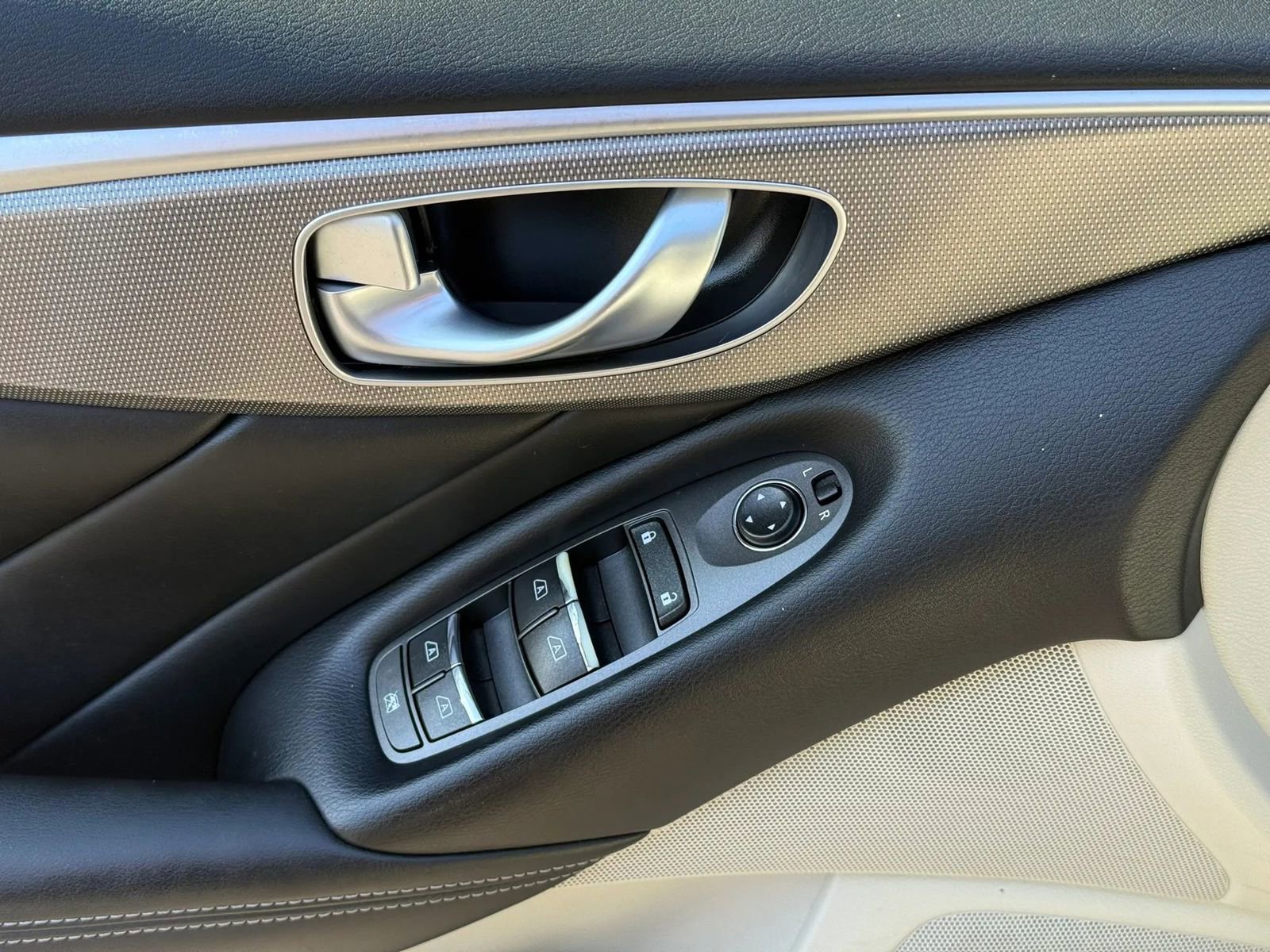 Used 2014 INFINITI Q50 2.0t w/ Moonroof Package AWD/4WD image 16