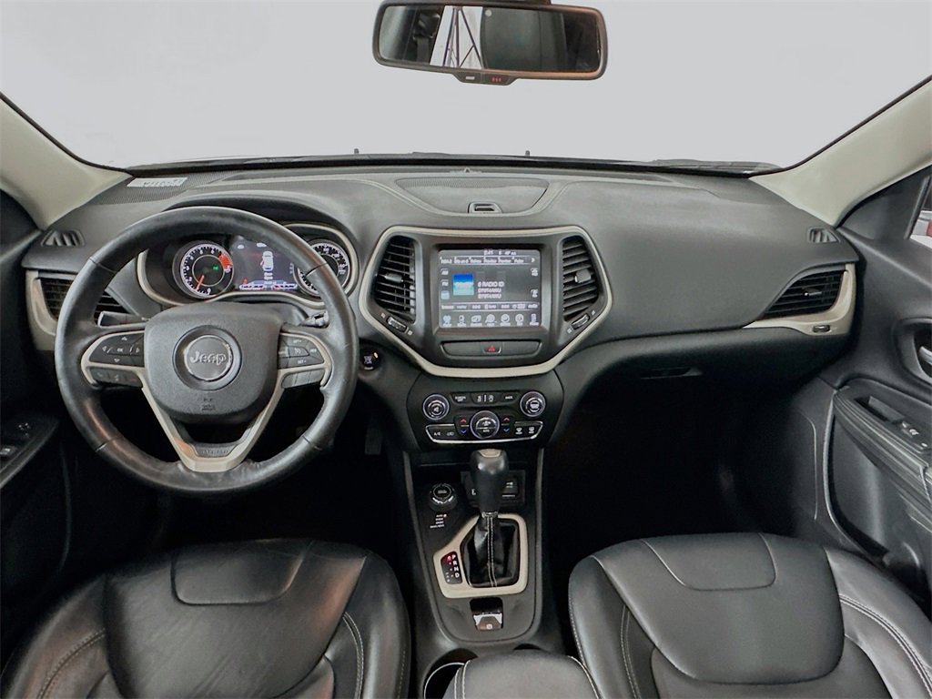 Used 2016 Jeep Cherokee Limited image 3