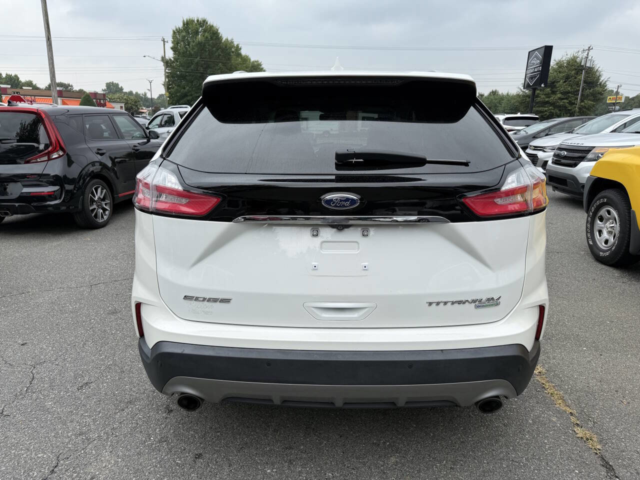 Used 2020 Ford Edge Titanium image 6