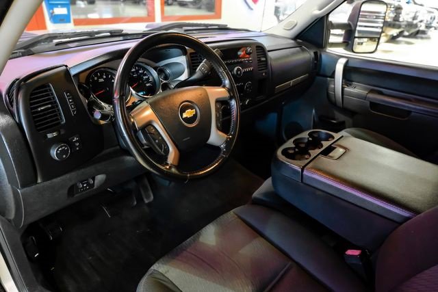 Used 2012 Chevrolet Silverado 2500 LT w/ Interior Plus Package image 5