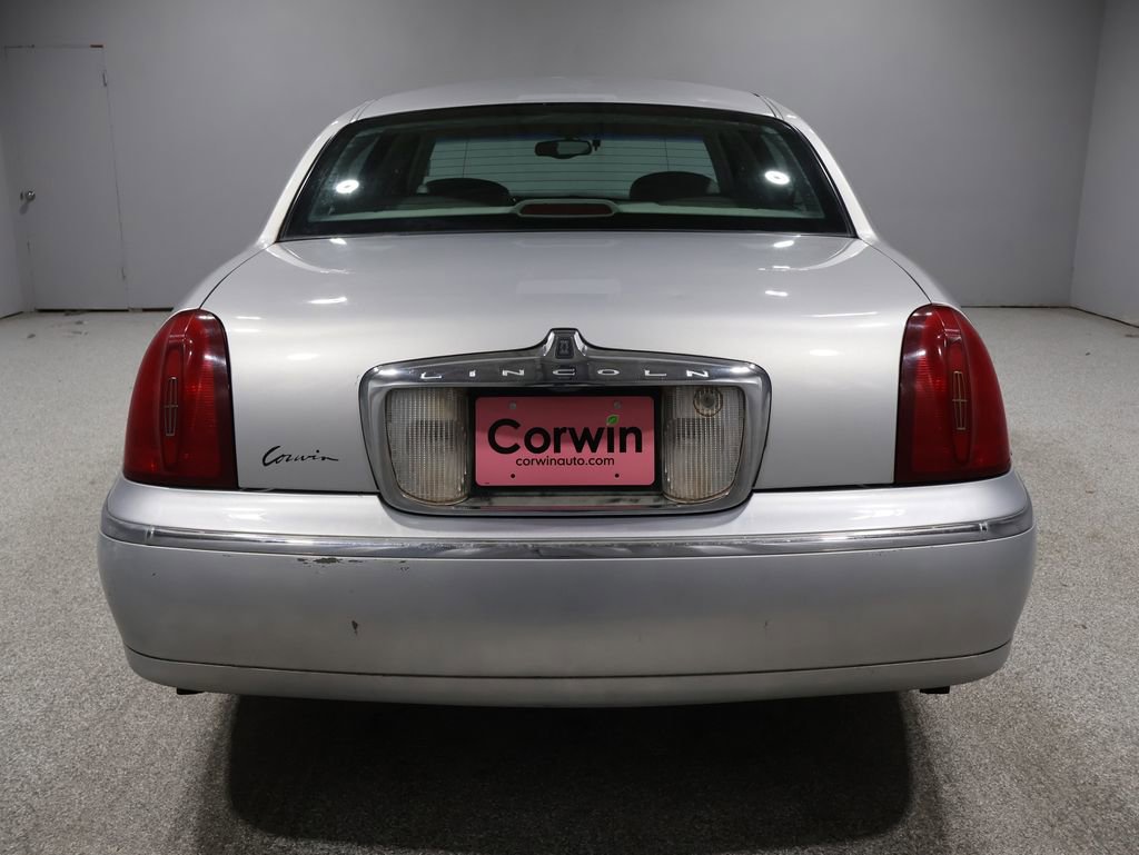 Used 2000 Lincoln Town Car Cartier image 3
