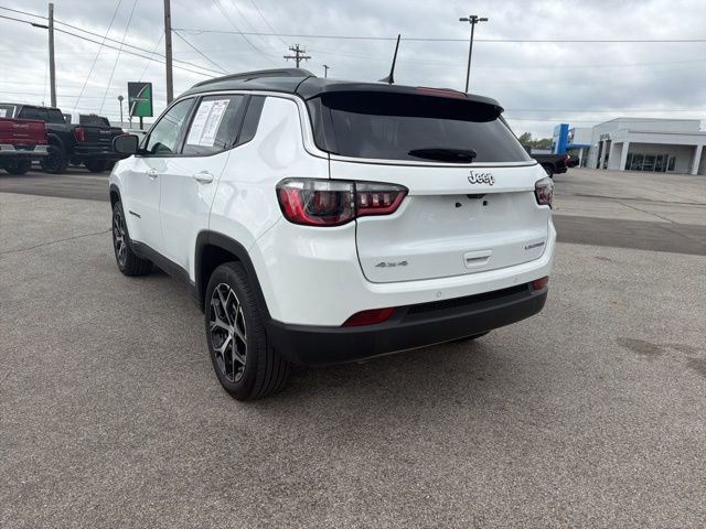 Used 2024 Jeep Compass Limited image 8