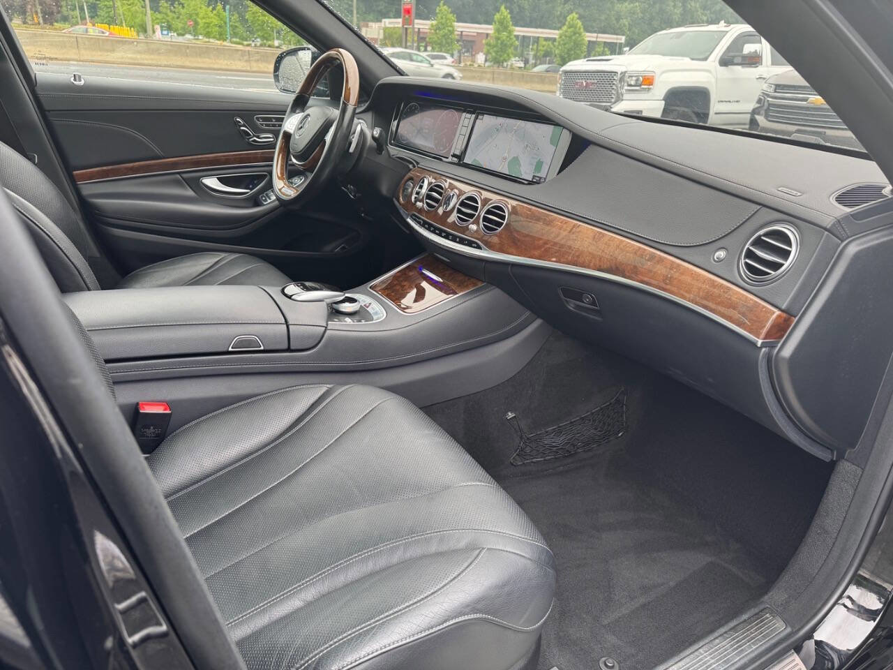 Used 2017 Mercedes-Benz S 550 4MATIC Sedan image 23