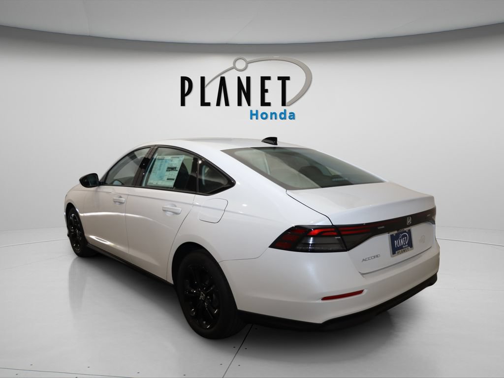 Certified 2025 Honda Accord SE image 3
