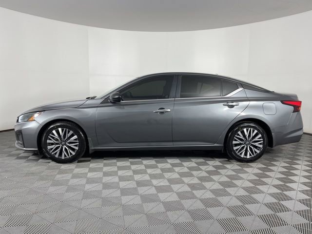 Used 2024 Nissan Altima 2.5 SV image 6
