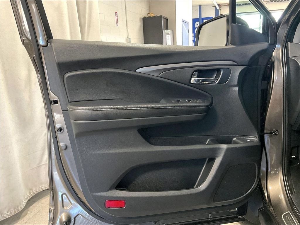 Used 2020 Honda Ridgeline RTL image 9