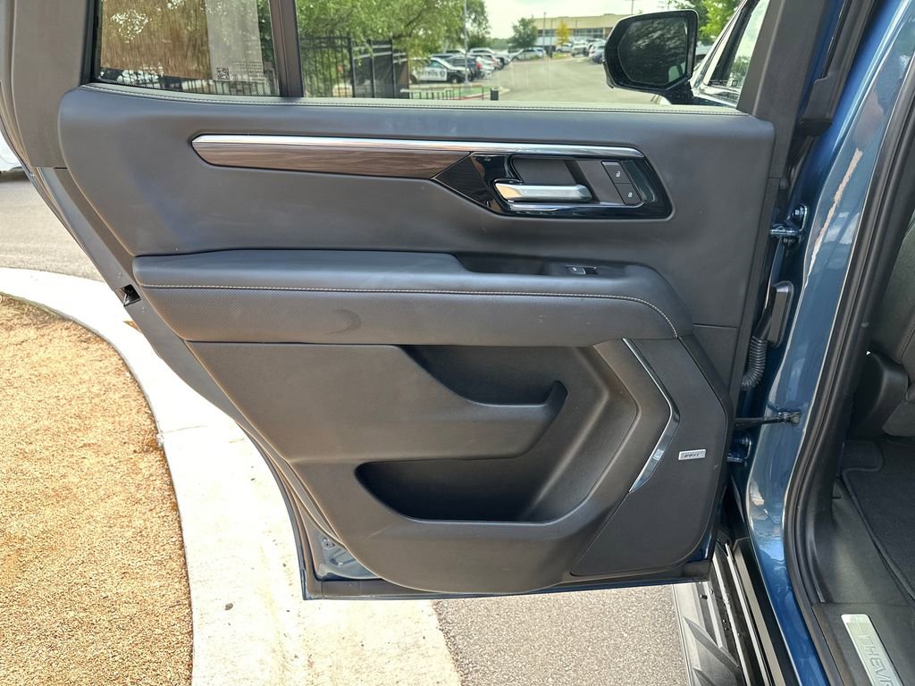 Used 2025 Chevrolet Tahoe Premier RWD image 30