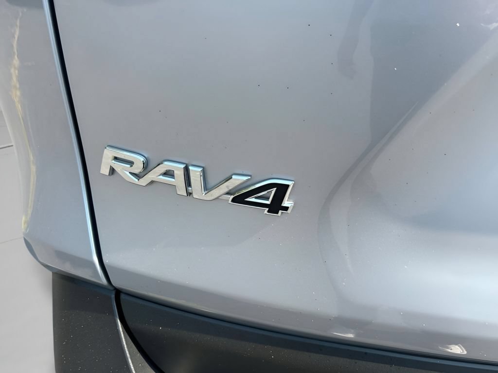 Used 2025 Toyota RAV4 XLE w/ Convenience Package AWD/4WD image 8