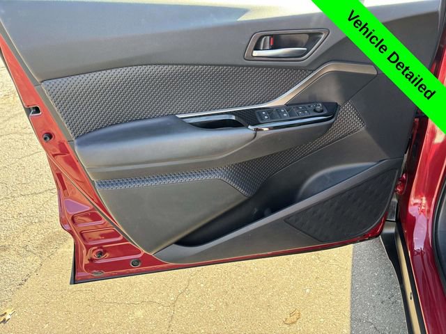 Used 2019 Toyota C-HR XLE image 8