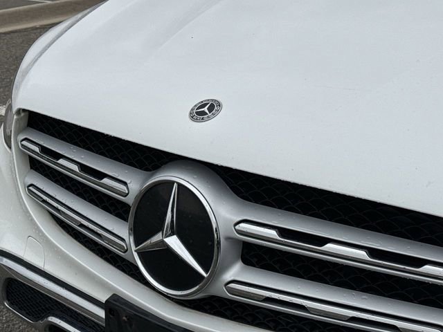 Used 2020 Mercedes-Benz GLC 300 4MATIC w/ Multimedia Package image 28
