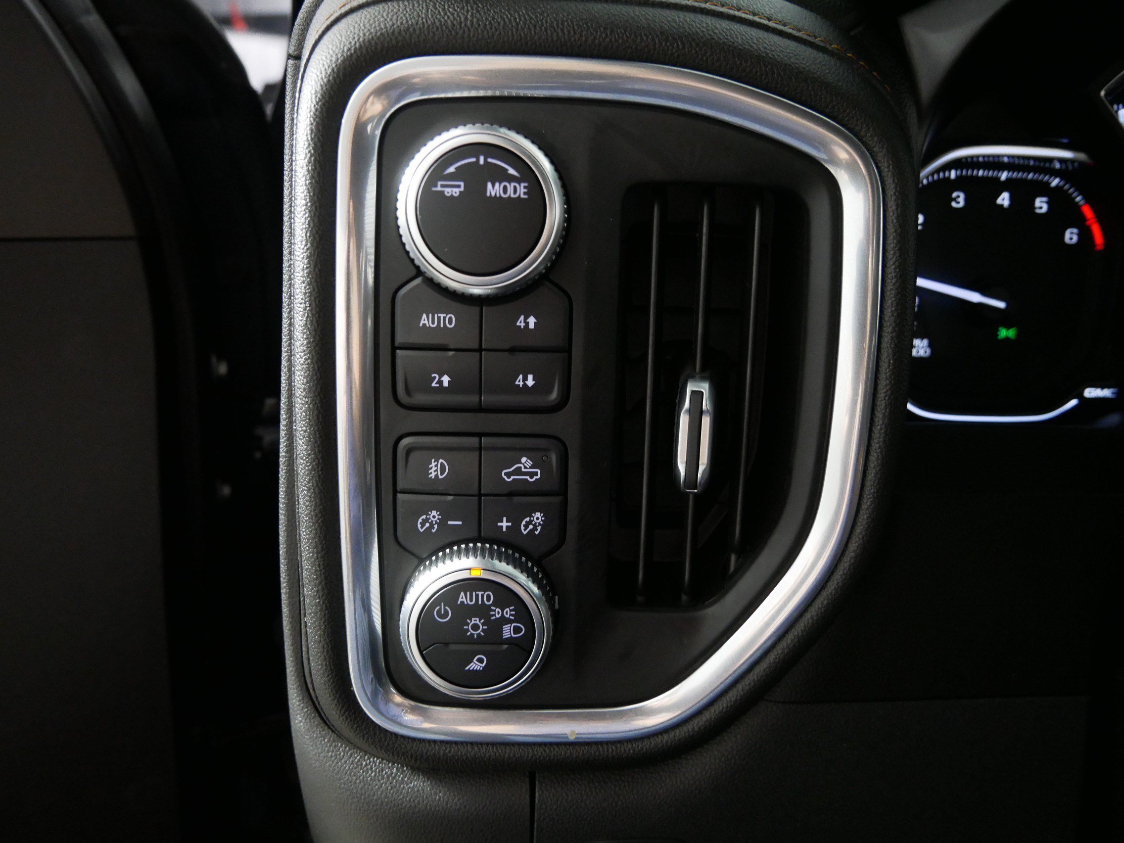 Used 2021 GMC Sierra 1500 AT4 w/ AT4 Preferred Package AWD/4WD image 26