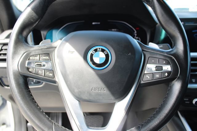 Used 2022 BMW 330e w/ Convenience Package RWD image 19