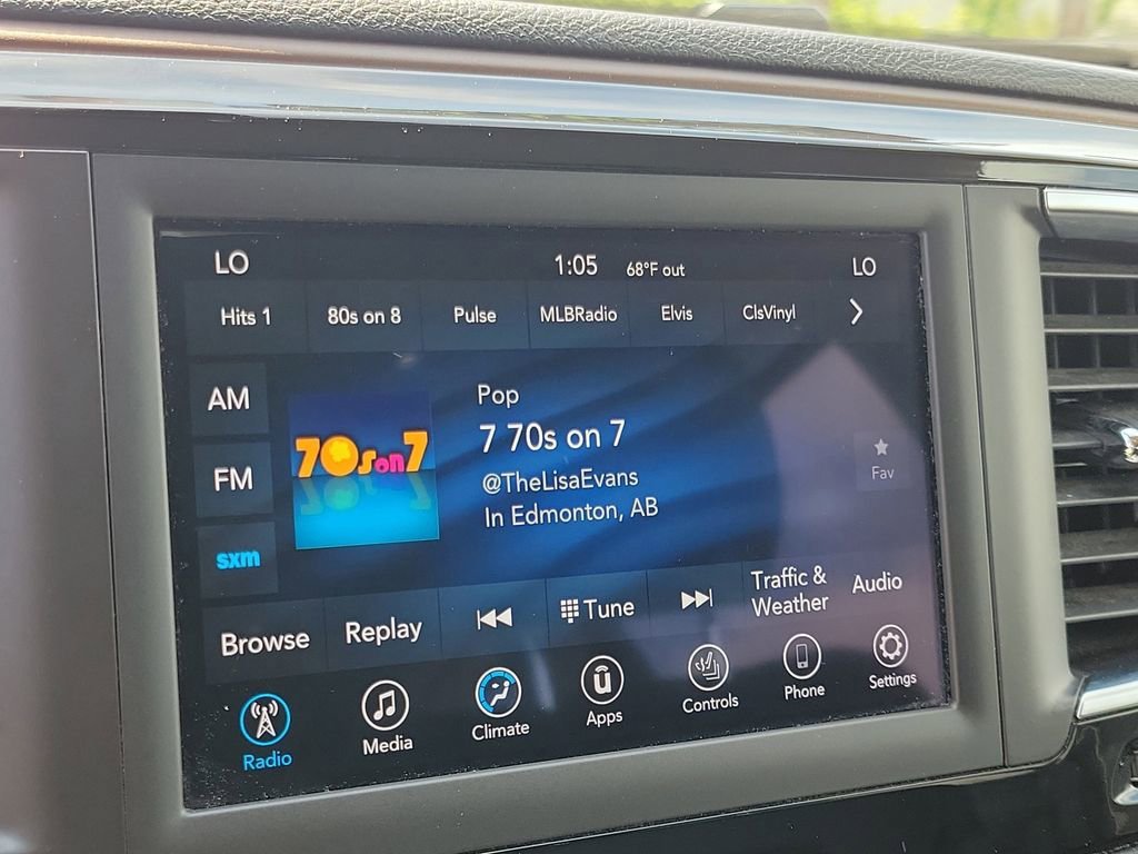 Used 2018 Chrysler Pacifica Touring-L FWD image 27