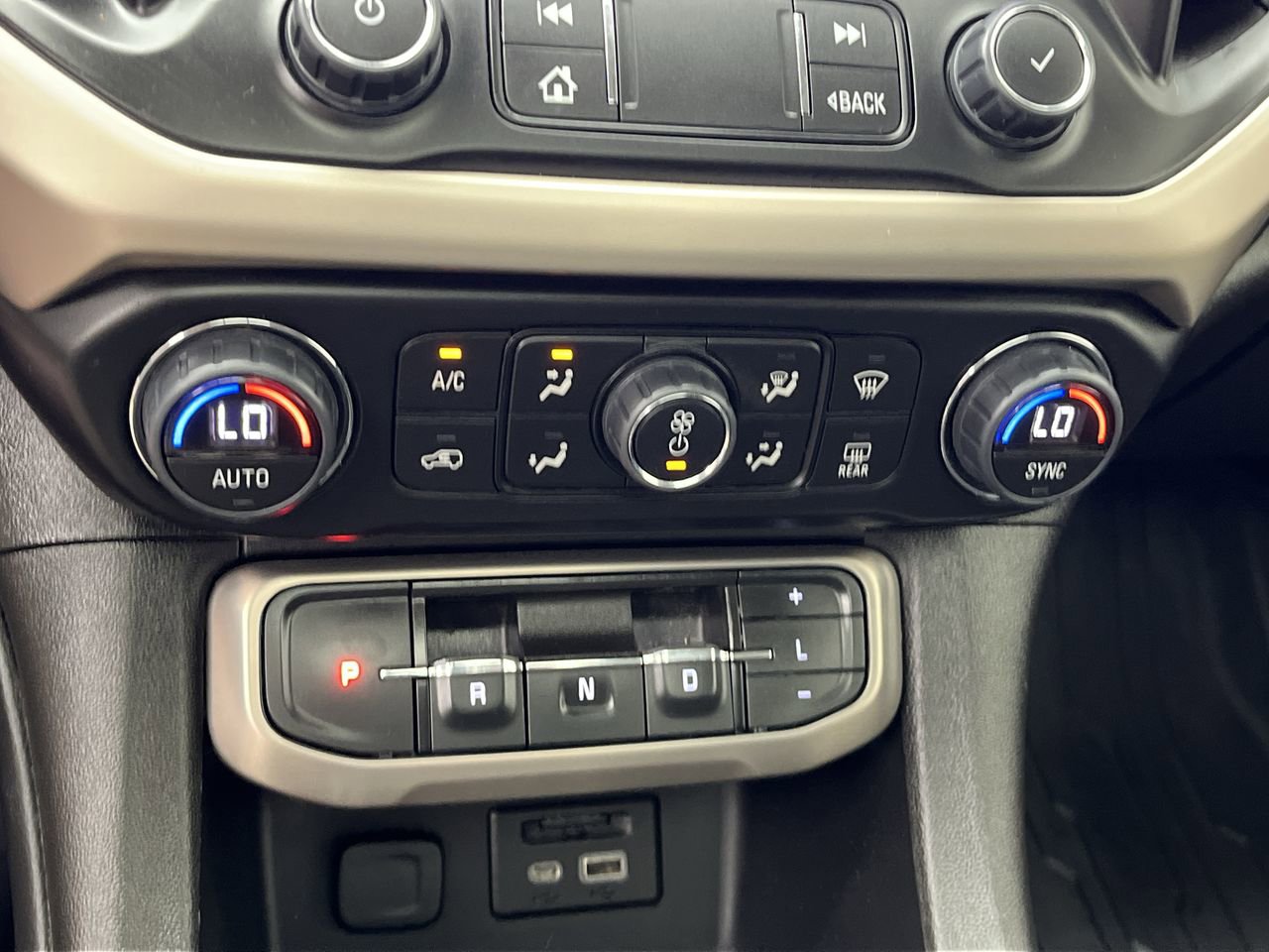 Certified 2023 GMC Acadia Denali w/ Denali Technology Package AWD/4WD image 25