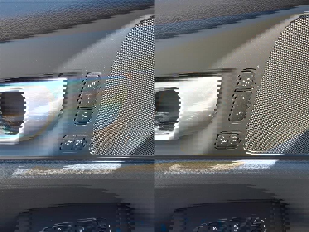 Certified 2025 Volvo S60 B5 Core image 16