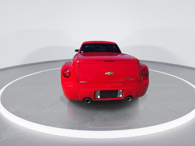 Used 2005 Chevrolet SSR w/ Preferred Equipment Group RWD image 2