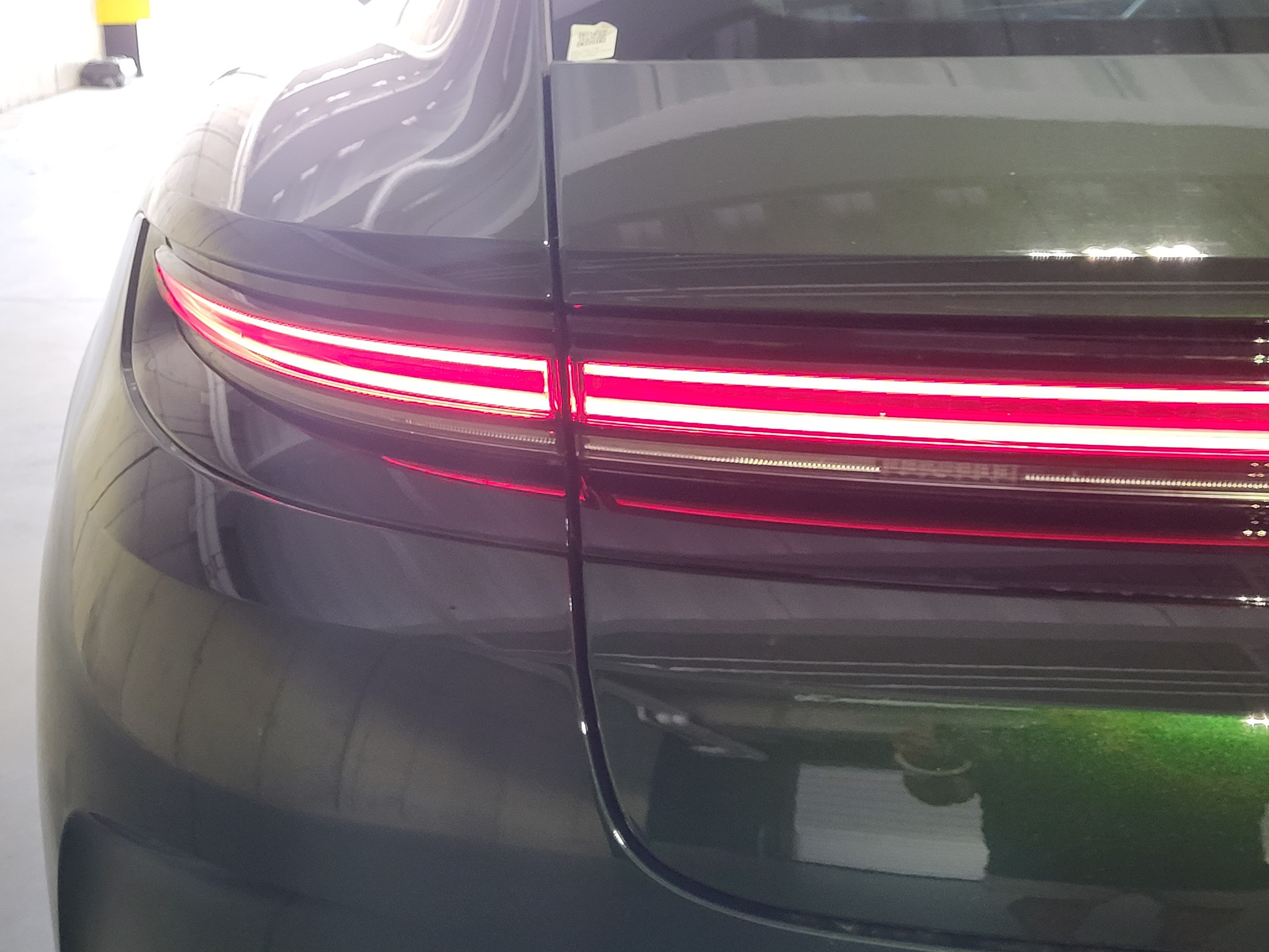 Certified 2025 Porsche Panamera 4 AWD/4WD image 14