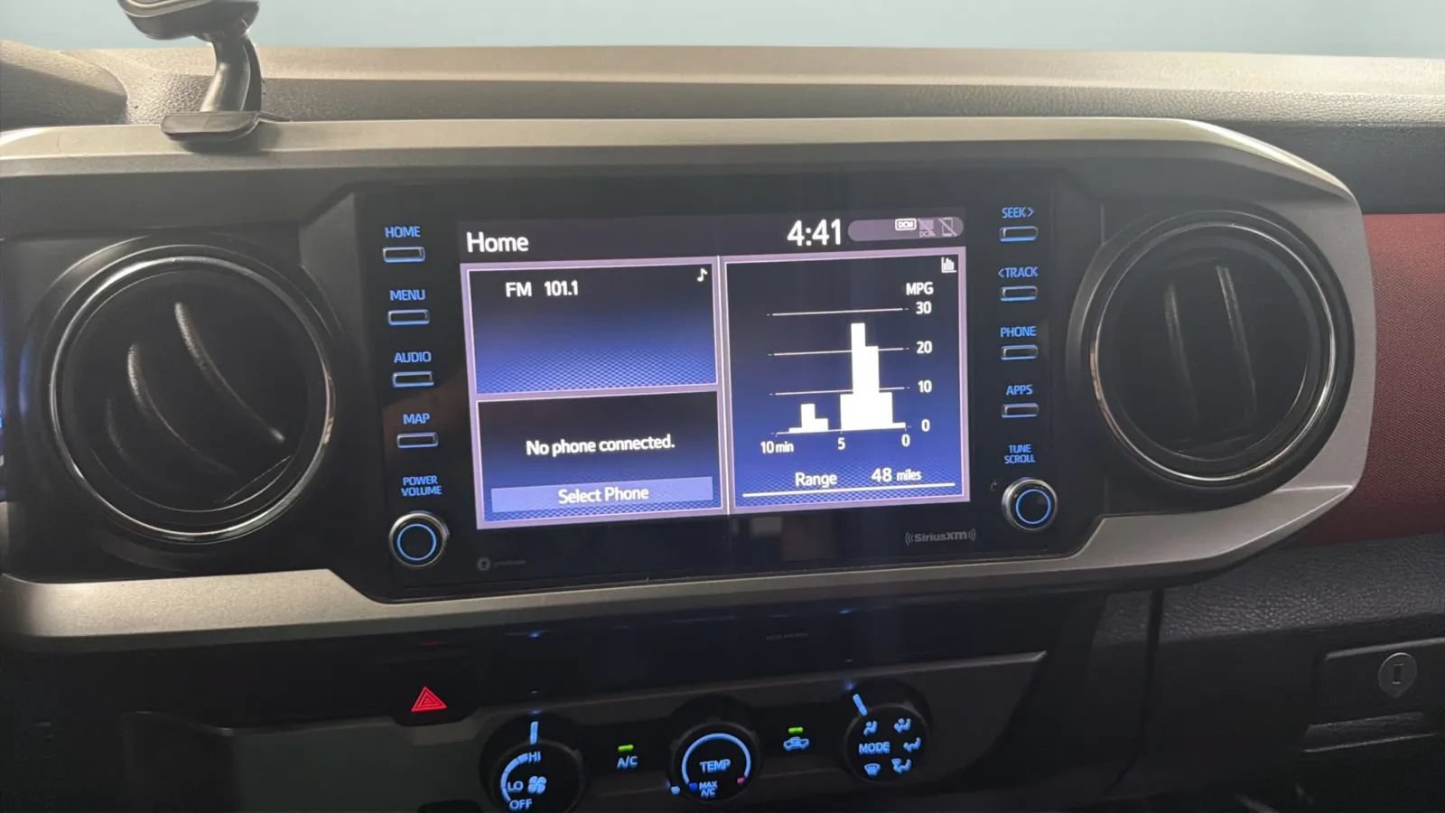 Used 2020 Toyota Tacoma SR5 RWD image 13