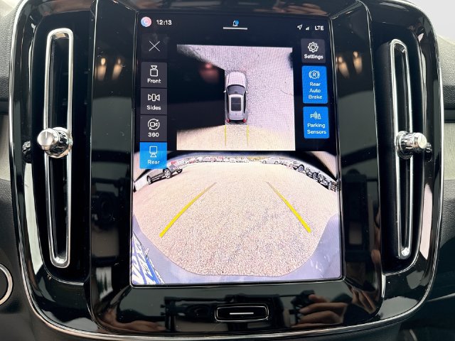 Certified 2025 Volvo XC40 B5 Ultra AWD/4WD image 28