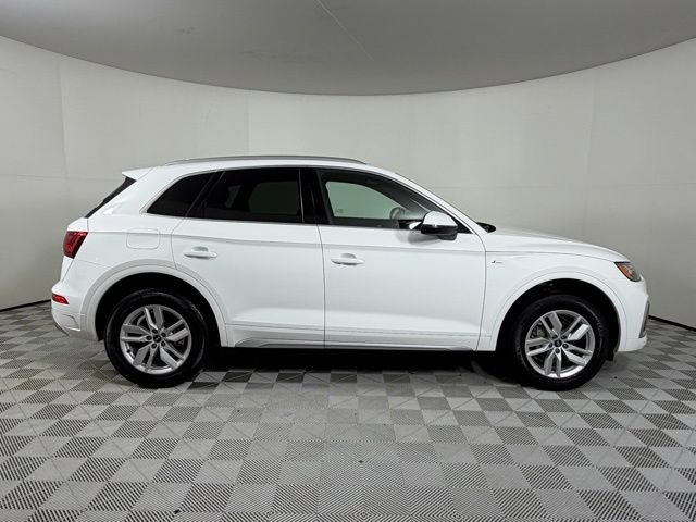 Used 2023 Audi Q5 2.0T Premium w/ Convenience Package image 8