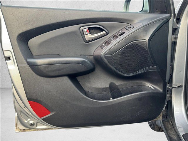 Used 2011 Hyundai Tucson GLS w/ Navigation Pkg 2 AWD/4WD image 24