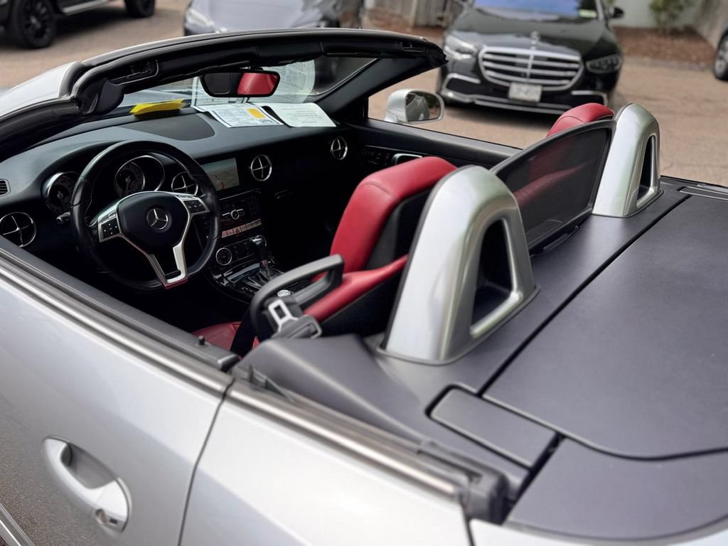 Used 2015 Mercedes-Benz SLK 250 image 27
