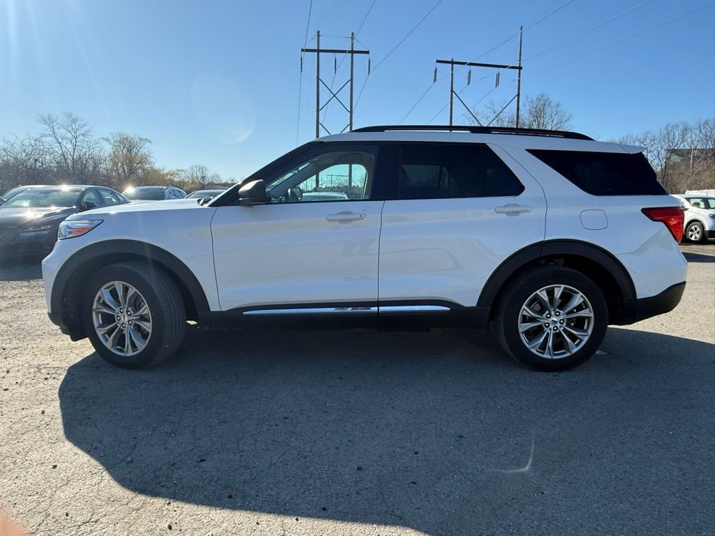 Used 2023 Ford Explorer XLT w/ Equipment Group 202A image 7