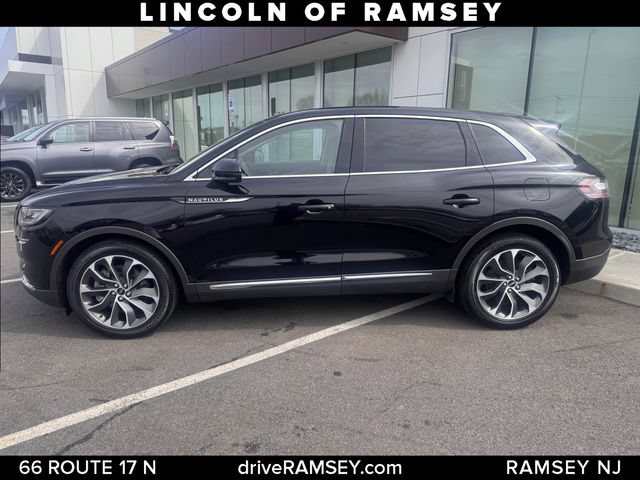 Used 2022 Lincoln Nautilus Reserve AWD/4WD image 2